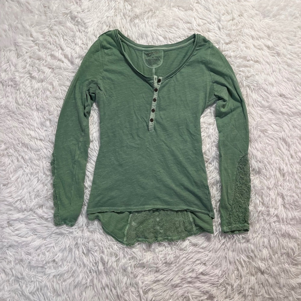 y2k green lace button up long sleeve henley medium